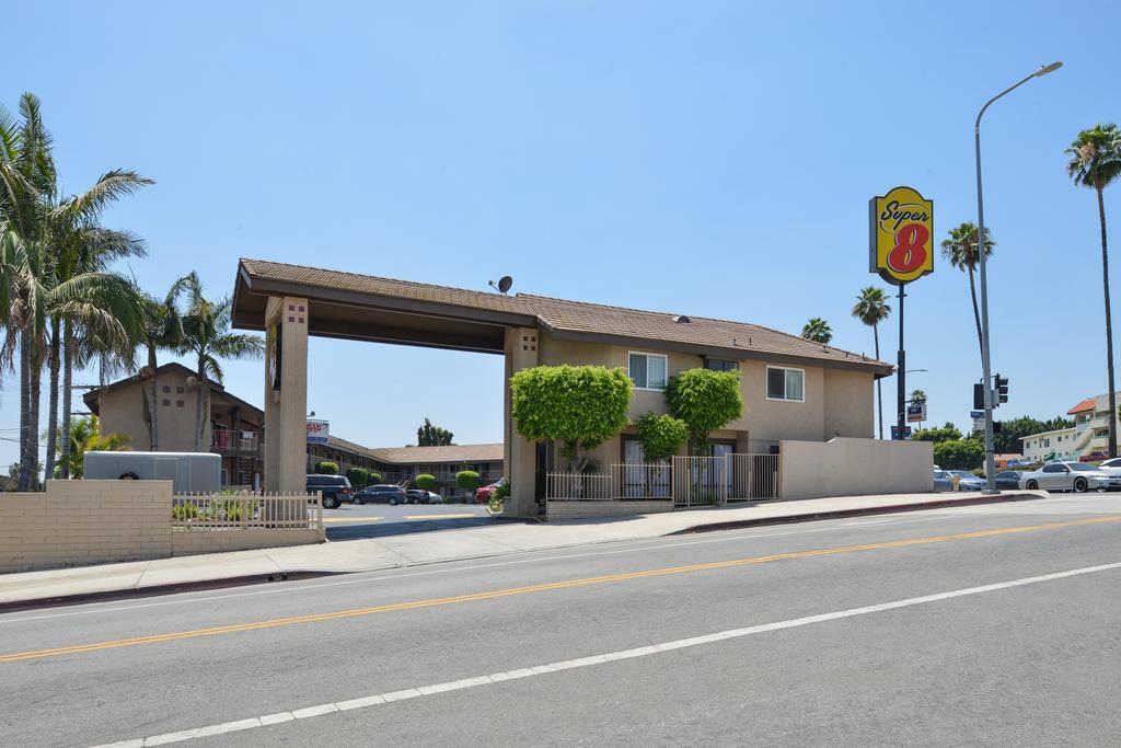 Super 8 By Wyndham Los Angeles/Alhambra — Photos 2