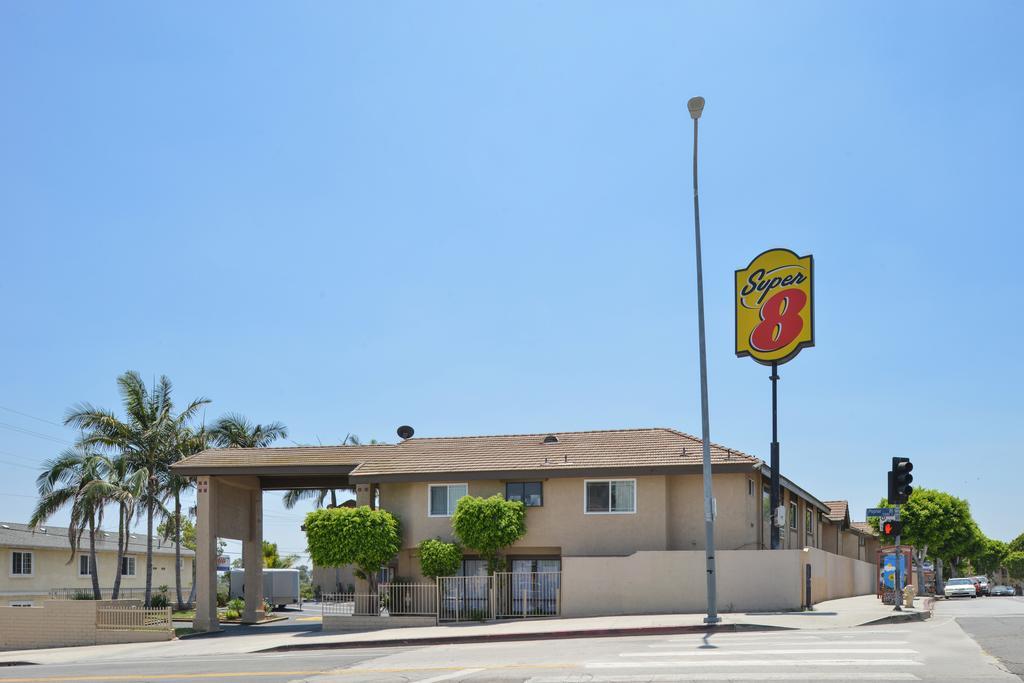 Super 8 By Wyndham Los Angeles/Alhambra — Photos 1